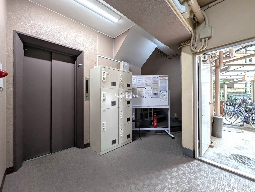 大山台マンション　エレベーターホール